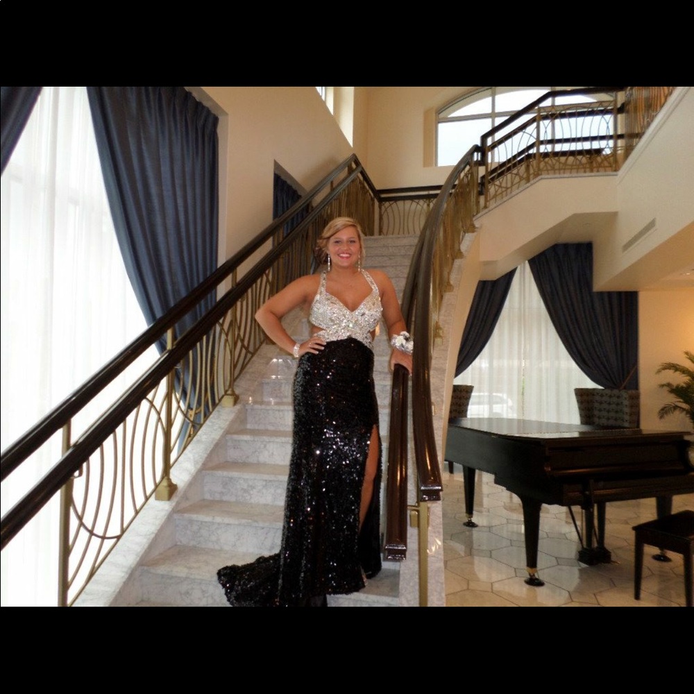 Beautiful black and silver prom dress!